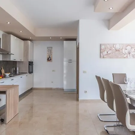 Noa Castellier Villa